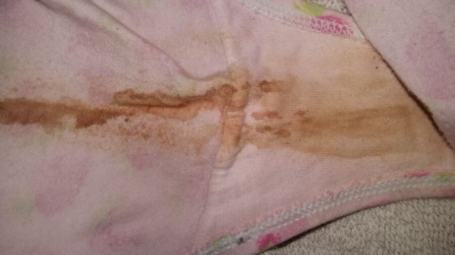 Free porn pics of dirty wife knickers... 6 of 8 pics