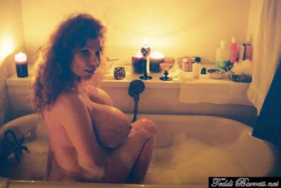 Free porn pics of Teddi Barrett tub time 1 of 15 pics