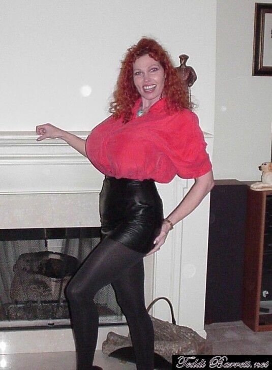 Free porn pics of Teddi Barrett black leather skirt & red top 4 of 43 pics