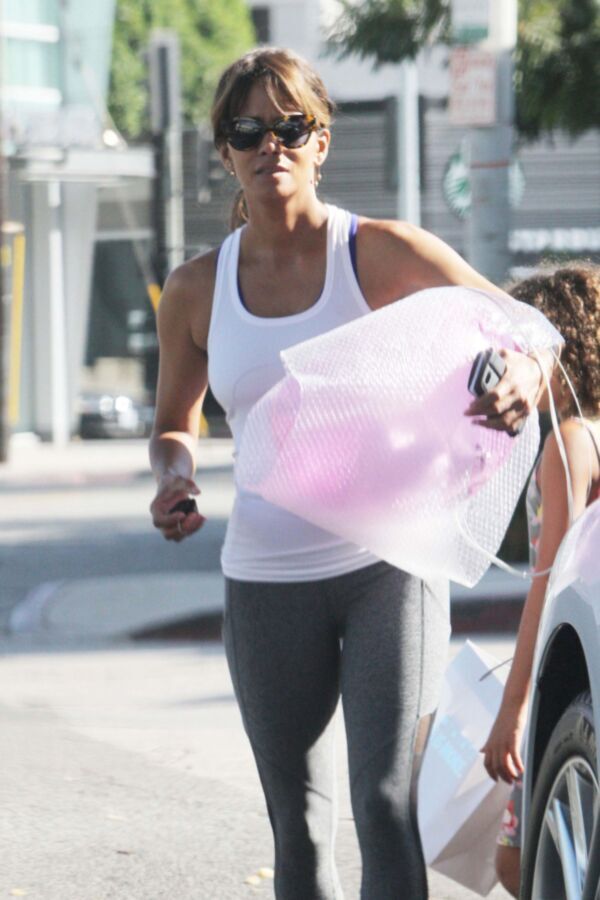 Free porn pics of Halle Berry leggings 11 of 64 pics