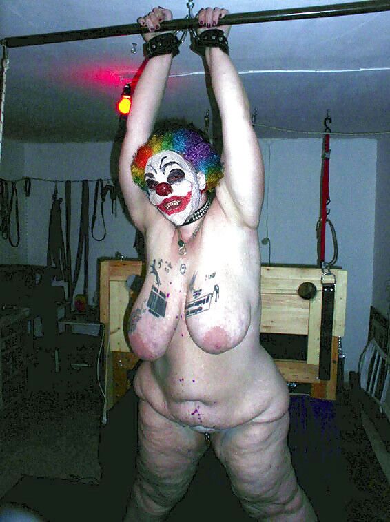 Free porn pics of BDSM send in the clowns. 19 of 20 pics