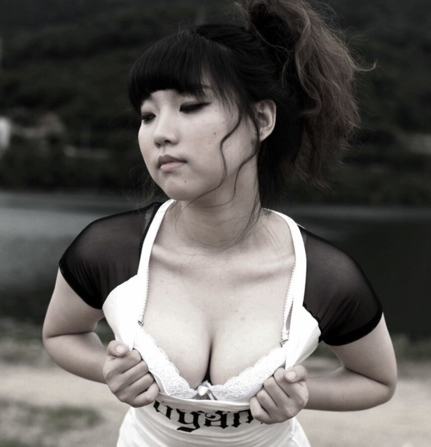 Free porn pics of Korean Shows Us Her Tits 6 of 12 pics