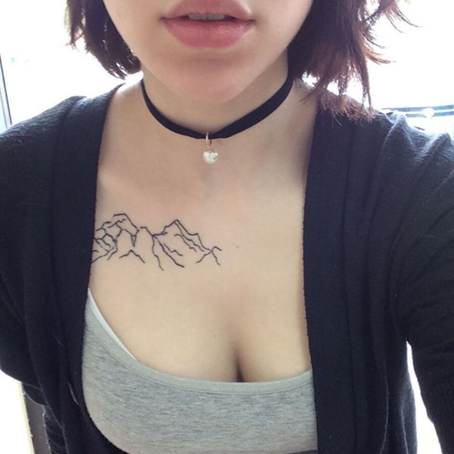 Free porn pics of petite young goth slut for fakes and caps 5 of 30 pics