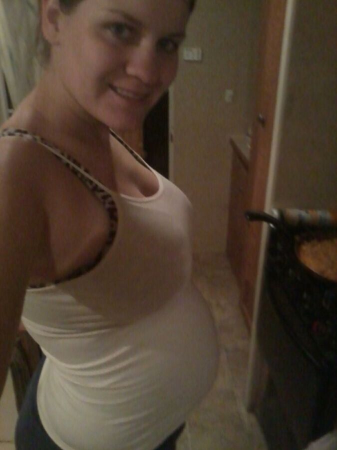 Free porn pics of pregnant teen with big boobs 20 of 30 pics