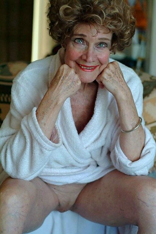 Free porn pics of Great Granny in a bath robe 1 of 8 pics