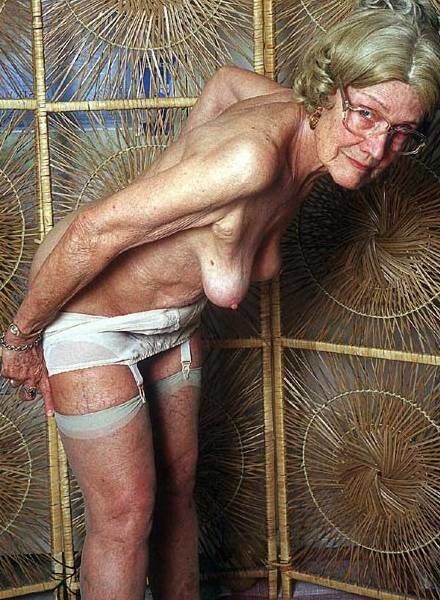 Ehefrau Oma Dunkelhaarig Femdom