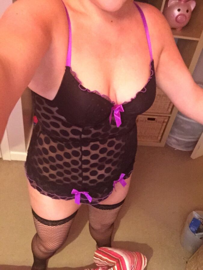Free porn pics of Amateur British Babe in Lingerie and Stockings. Comment/Repost 1 of 10 pics