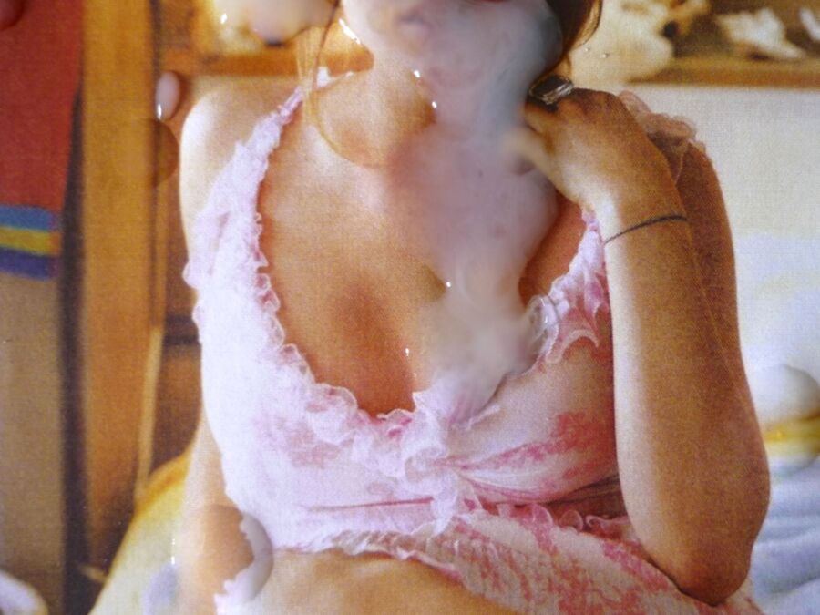 Free porn pics of Lindsay Lohan - Cum on her face 9 of 13 pics