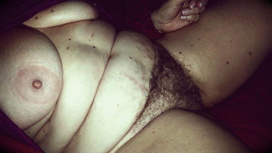 Free porn pics of mature mom with hairy big ass 4 of 14 pics
