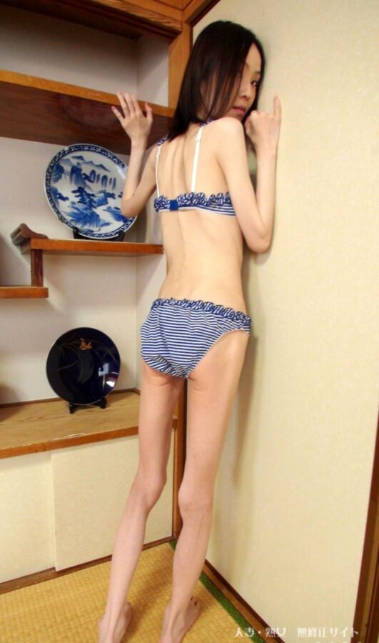 Porno anoresia jaanese skinny doll