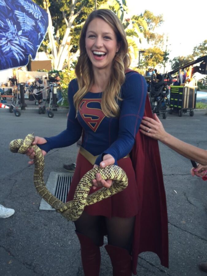 Free porn pics of Supergirl handles snakes 1 of 1 pics