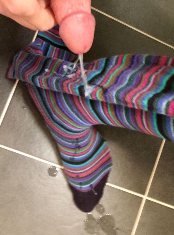 Free porn pics of striped cotton tights & cumshot 22 of 23 pics