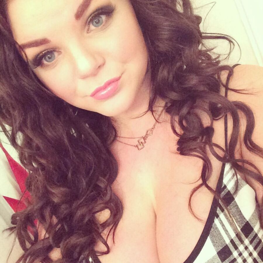 Free porn pics of My friend Niamh and her epic cleavage 4 of 13 pics