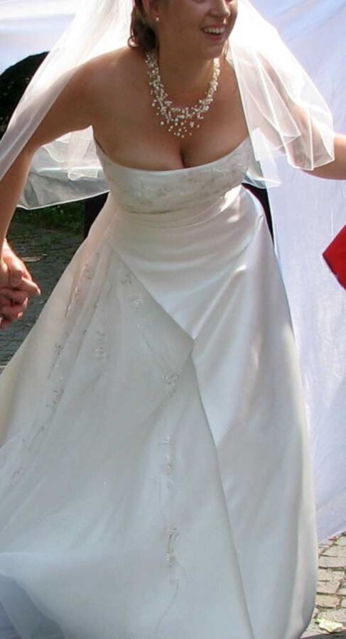 Free porn pics of hot bride with big tits   geile braut mit grossen titten 20 of 24 pics