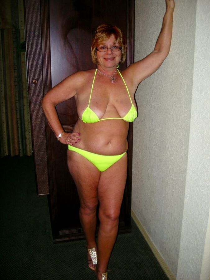 Free porn pics of Mature moms in swimsuits 1 of 19 pics