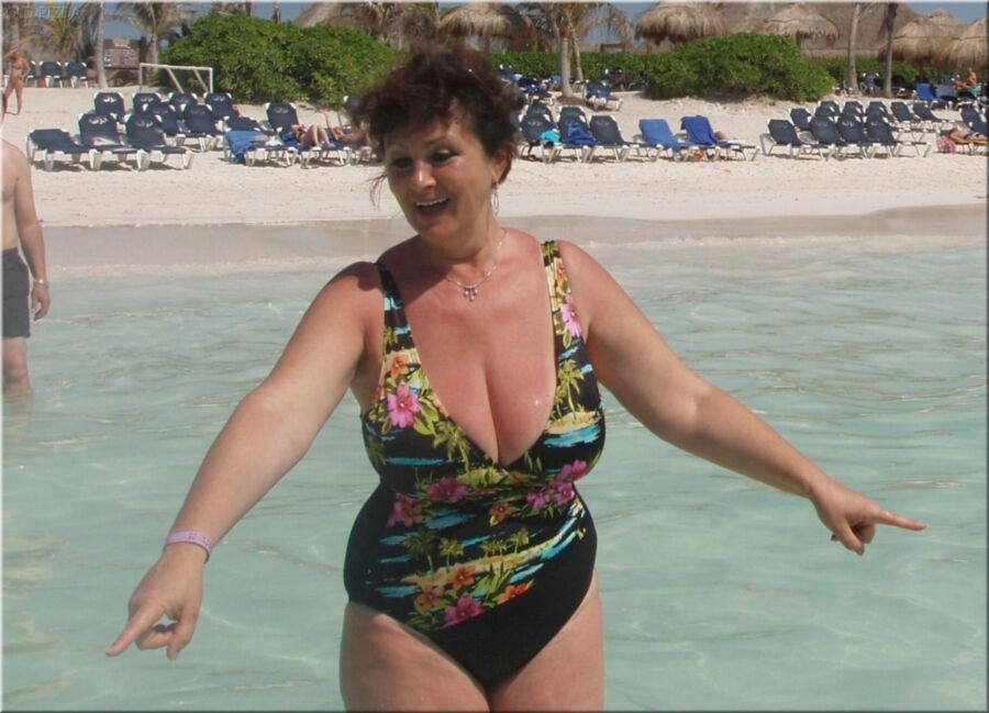 Free porn pics of Mature moms in swimsuits 11 of 19 pics