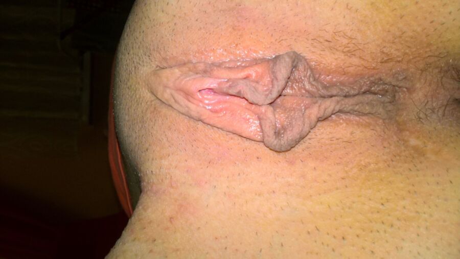 Free porn pics of My hole. Who licks? 2 of 3 pics