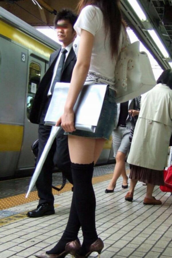 Free porn pics of Miniskirts everywhere in Japan 17 of 21 pics