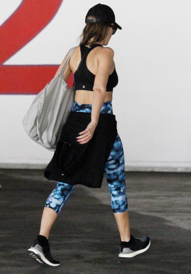 Jessica alba hard nipples