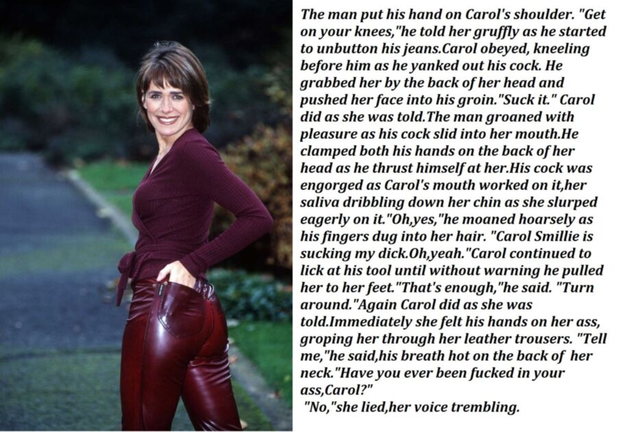 Free porn pics of Carol Smillie-A walk in the park. 5 of 8 pics