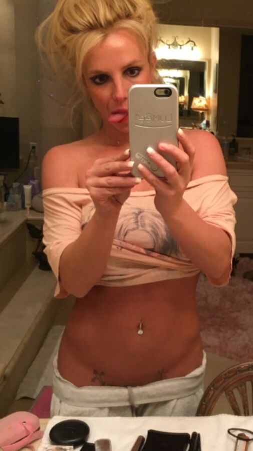 Free porn pics of Britney Spears Sexy on Twitter 12 of 49 pics
