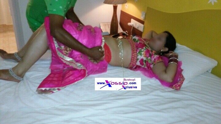 Free porn pics of Indian Wife Alisha 6 of 266 pics