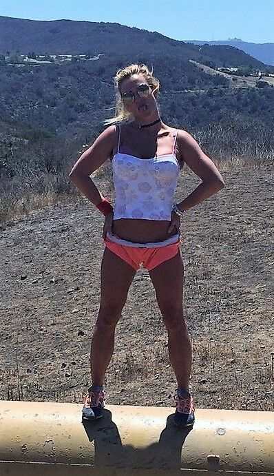 Free porn pics of Britney Spears Sexy on Twitter 19 of 49 pics