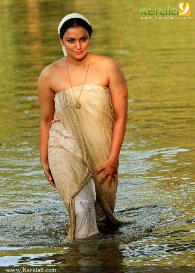 Free porn pics of Swetha Menon Sexy, Curvy in Wet Saree showing her Boobs and Ass 5 of 134 pics