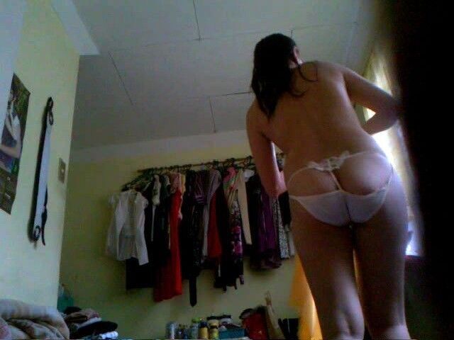 Free porn pics of Dressing girl voyeur 17 of 18 pics