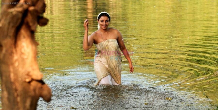 Free porn pics of Swetha Menon Sexy, Curvy in Wet Saree showing her Boobs and Ass 11 of 134 pics