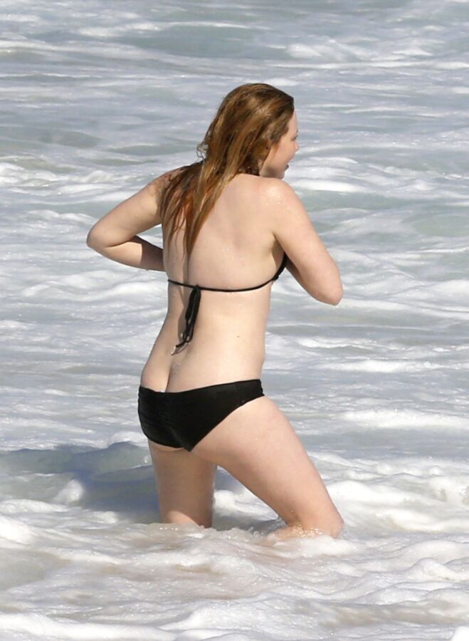 Free porn pics of Natasha Lyonne Nip Slip at the Beach! 6 of 7 pics