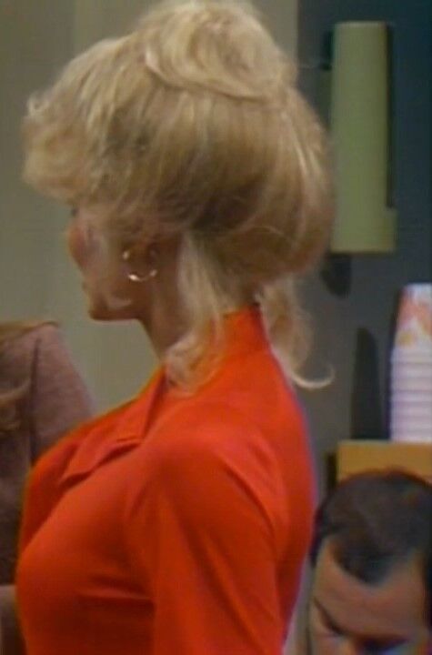 Free porn pics of Loni Anderson - Jennifer Marlow WKRP 22 of 65 pics