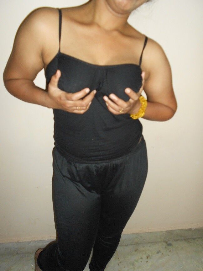 Free porn pics of Indian Wife Roja 13 of 26 pics