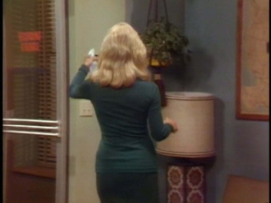 Free porn pics of Loni Anderson - Jennifer Marlow WKRP 24 of 65 pics