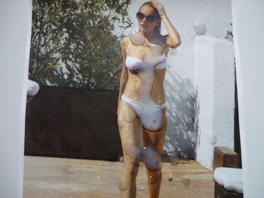 Free porn pics of Lindsay Lohan - Cum on her 2 of 13 pics