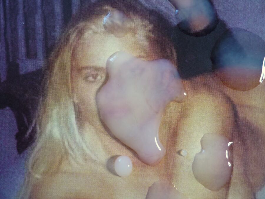 Free porn pics of Anna Nicole Smith - Cum on her face 10 of 20 pics