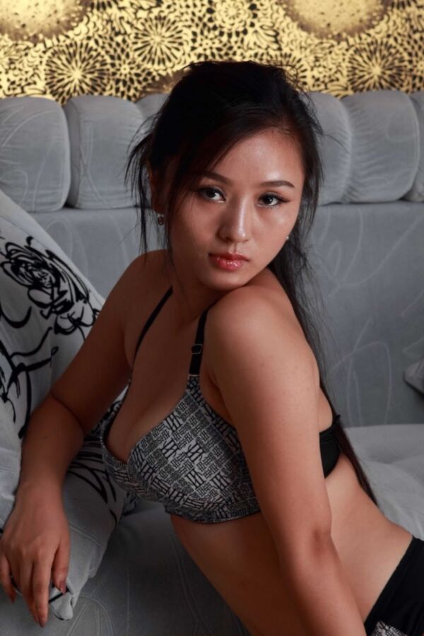 Free porn pics of Chinese Beauties - XINYI H - First Time Shoot 9 of 312 pics