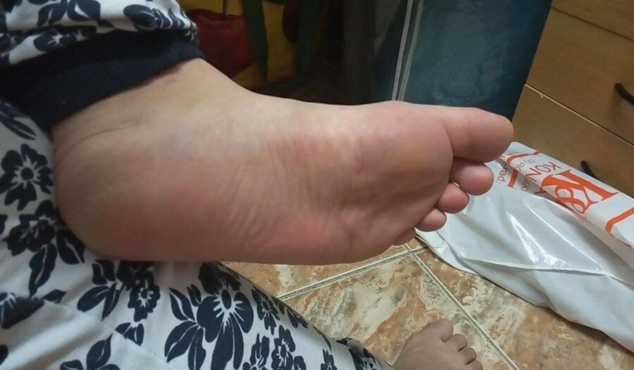 Free porn pics of Lucy - soles for everything 6 of 12 pics