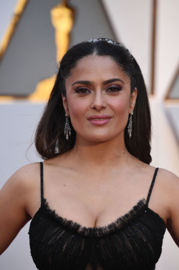 Free porn pics of Salma Hayek @  Academy Awards 4 of 22 pics