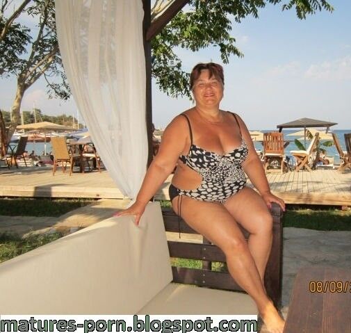 Free porn pics of Grannies and matures in bikiny 9 of 19 pics