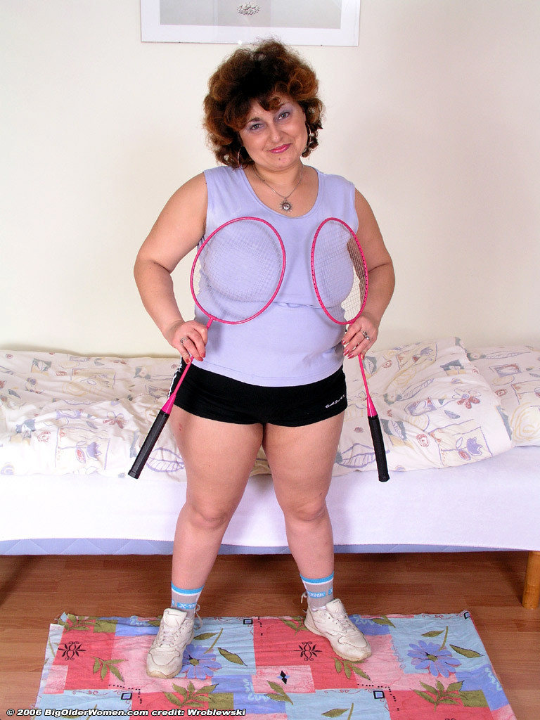 Free porn pics of Chunk Gran in a sporty mood invites you to play hide the sausage 13 of 106 pics