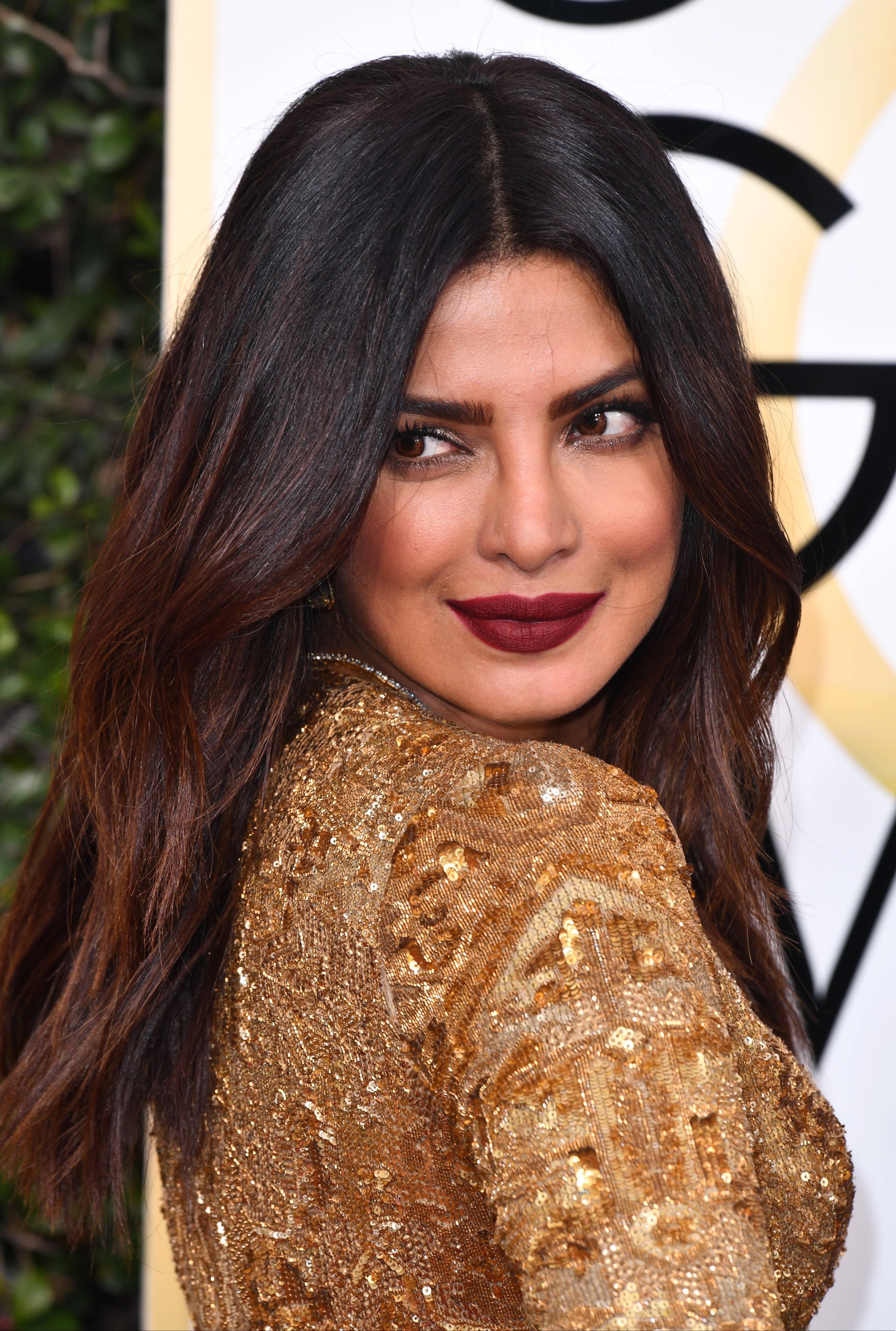 Free porn pics of Priyanka Chopra amazing cleavage at Golden Globes 11 of 53 pics