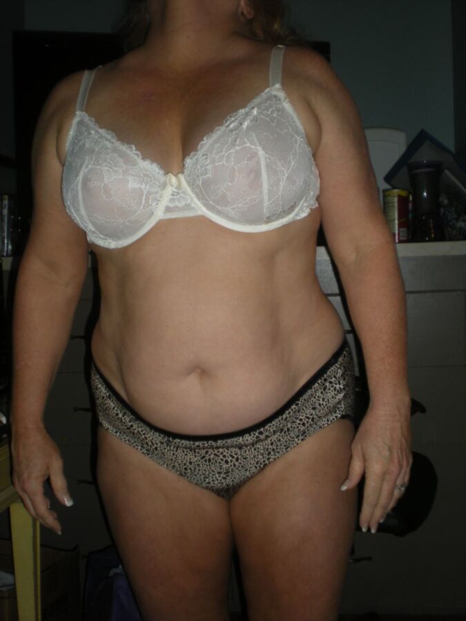 Free porn pics of chubby ex wife....ANNEMARIE MAC 14 of 21 pics