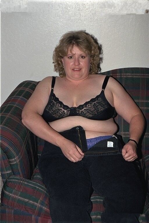 Free porn pics of FAT HAIRY BRITISH MOM POSING - RARE OLDER WEB FILES 7 of 147 pics