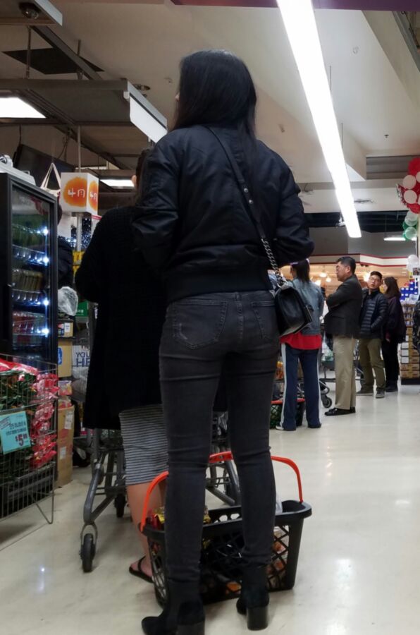 Free porn pics of Asian Hottie in supermarket line 15 of 26 pics