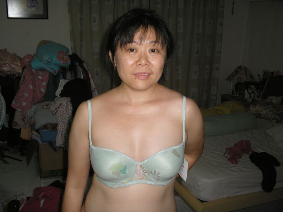 Free porn pics of unaware expose Korean Slut wife, (exclusive) please share her 13 of 39 pics