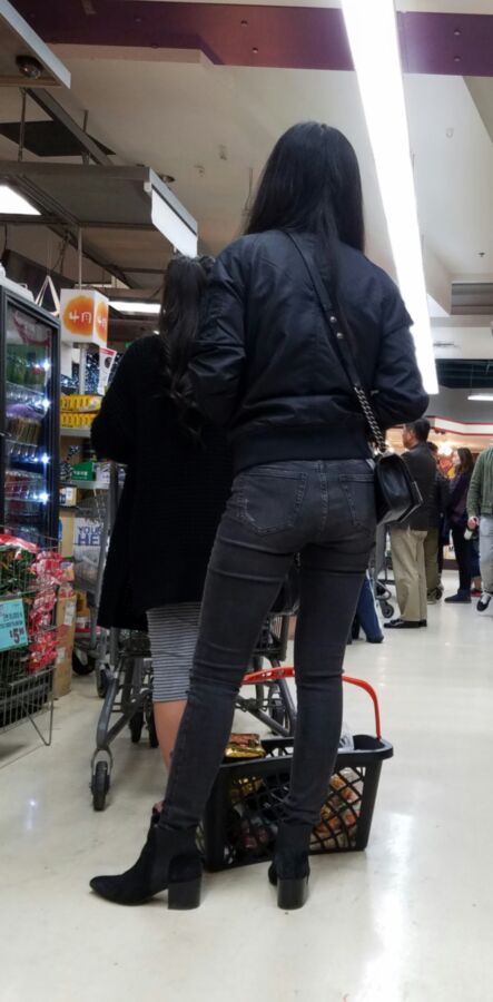 Free porn pics of Asian Hottie in supermarket line 9 of 26 pics