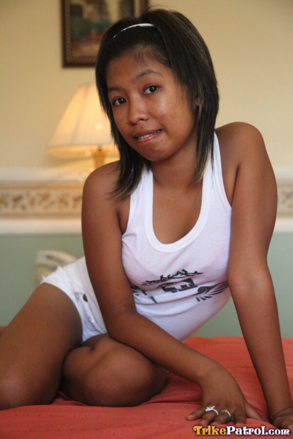 Free porn pics of Filipina Trixie has a nice Bush 3 of 276 pics