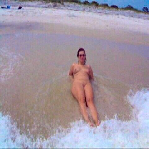 Free porn pics of Jill Nudewife on the beach 11 of 20 pics