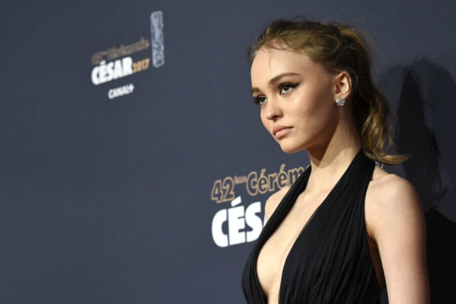 Free porn pics of Lily-Rose Depp and her sexy dress 9 of 10 pics
